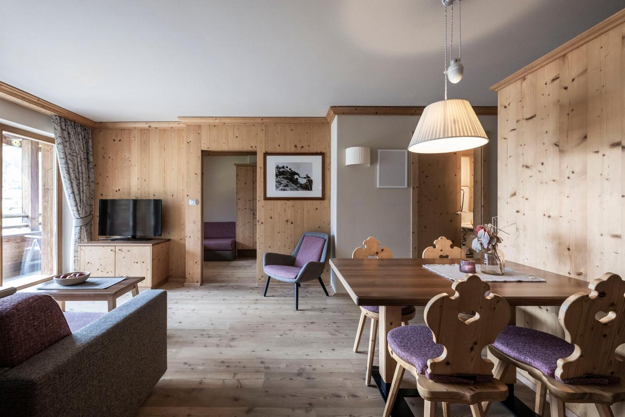 Post Alpina - Family Mountain Chalets Сан-Кандидо Экстерьер фото