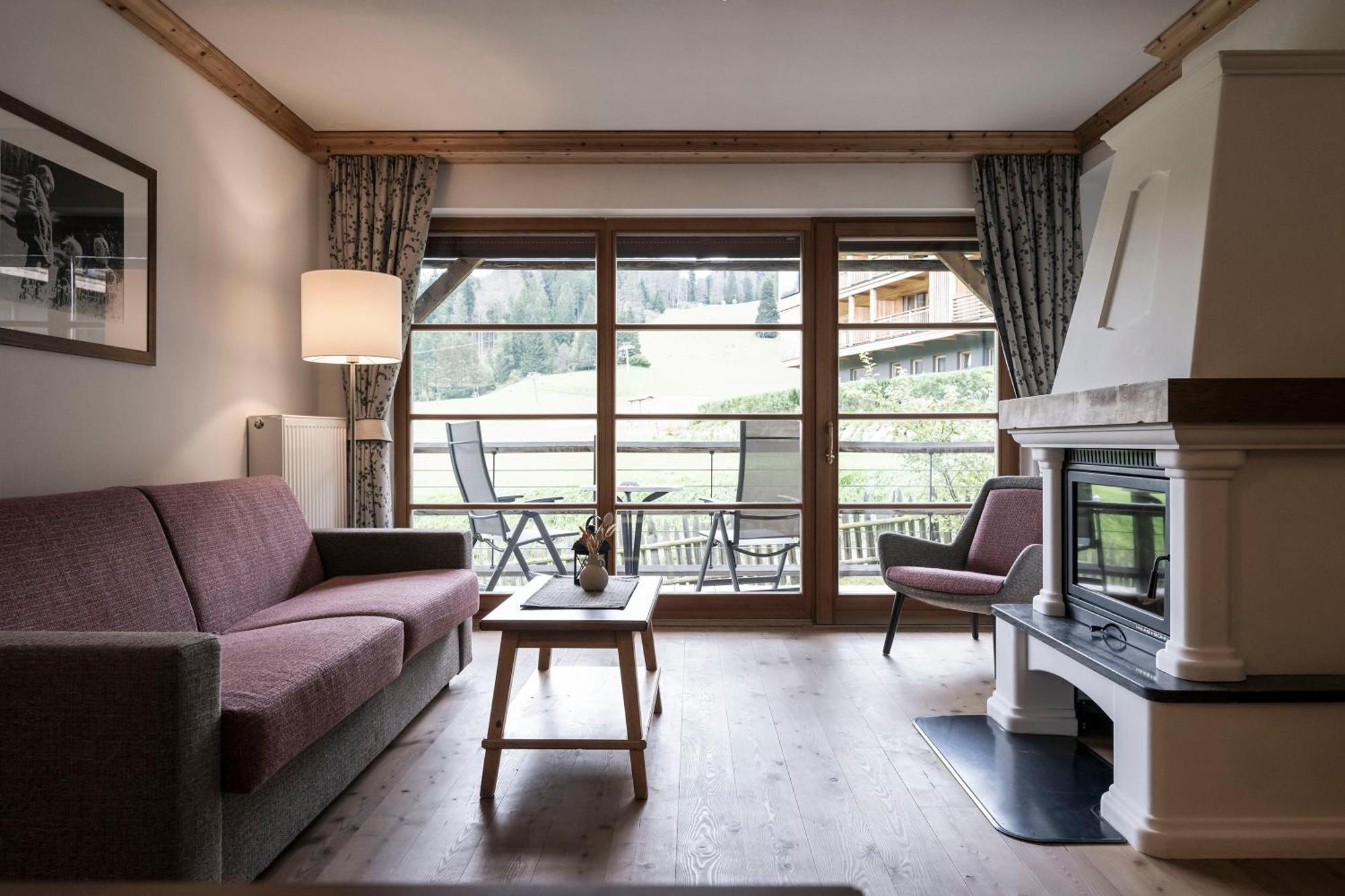 Post Alpina - Family Mountain Chalets Сан-Кандидо Экстерьер фото