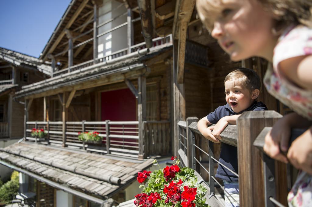 Post Alpina - Family Mountain Chalets Сан-Кандидо Экстерьер фото